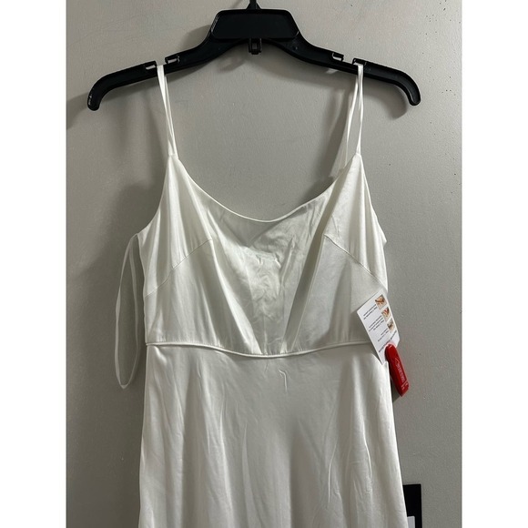 🔥FLASH SALE🔥 Ieena by Mac Duggal SCOOP NECK SATIN GOWN White - Picture 3 of 12